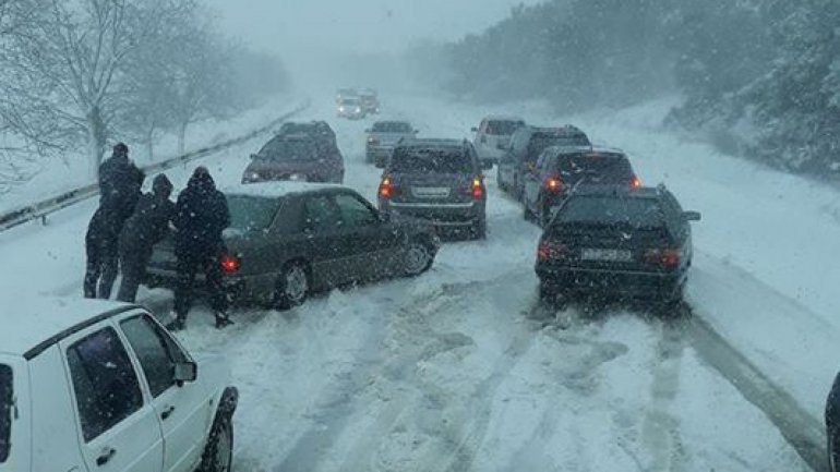 Road to Bender blocked due to bad weather conditions