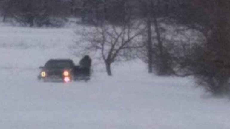 Car rushing to a pregnant woman from Şoldăneşti  got stuck in snow