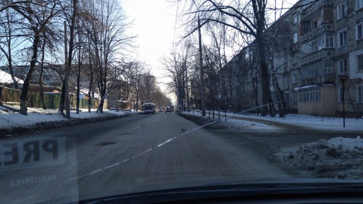 Vasile Lupu Street from Buiucani sector coated in ice, after water pipe burst