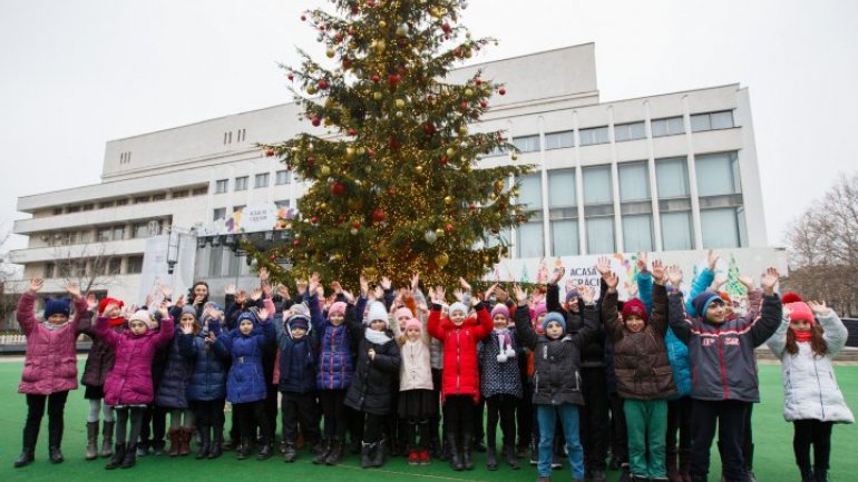 Premier Filip exalted at Christmas Fair: Biggest success was to bring smiles to children's faces