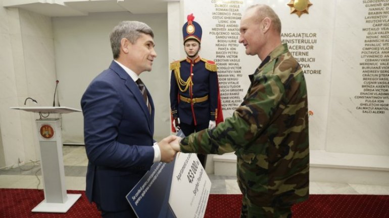 Three war veterans received one-room apartment in Chisinau (Photo)