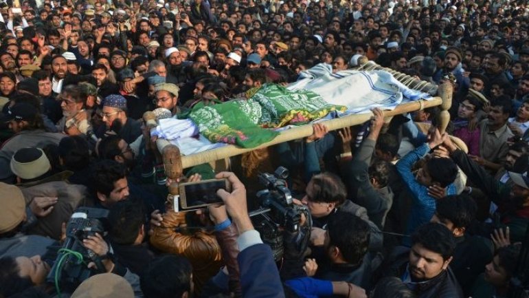 Two protesters killed in riots over seven-year-old girl who was raped and murdered in Pakistan