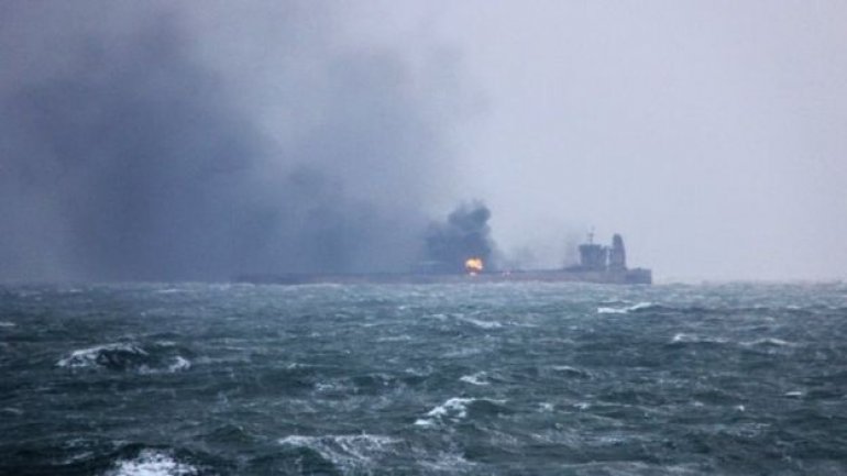 Oil tanker still burning after more than 60 hours since collision with cargo ship 