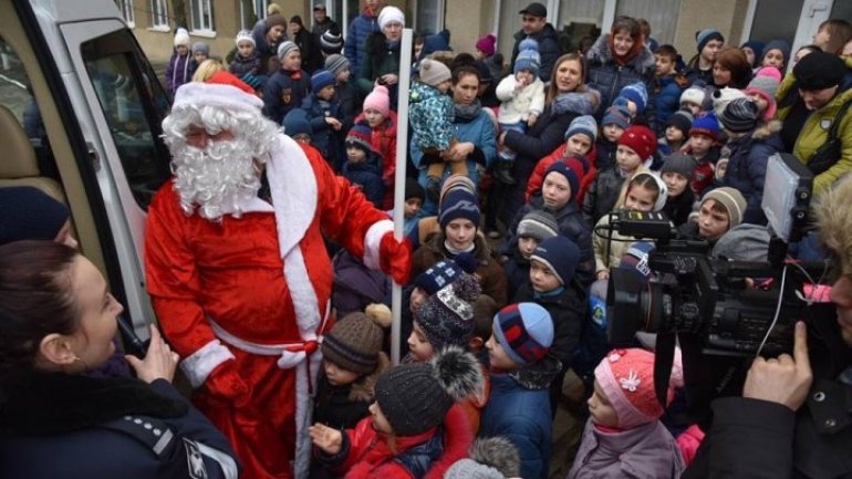 Christmas Caravan organized by government reached in Grozeşti village 