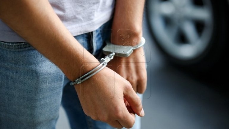 A 29-year-old man from Comrat detained for bribing patrol officer