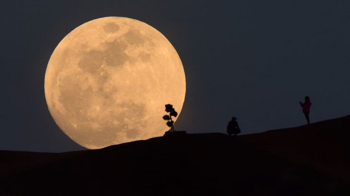 Super blue blood moon around the world 