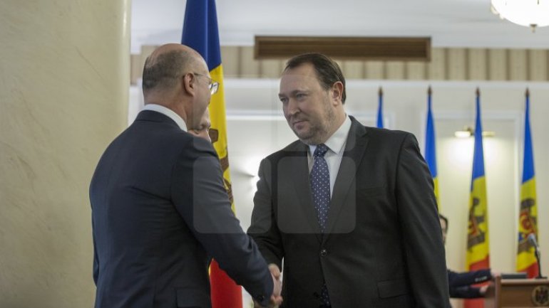 New Ministers start mandates after taking oath. Andrian Candu: Let's write new page for Moldova 