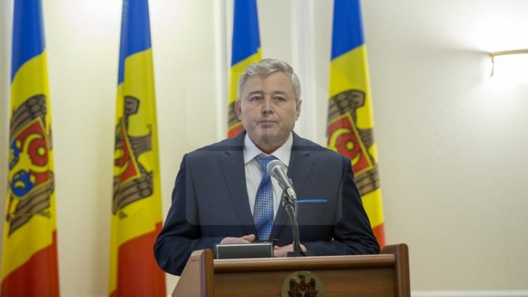 New Ministers start mandates after taking oath. Andrian Candu: Let's write new page for Moldova 