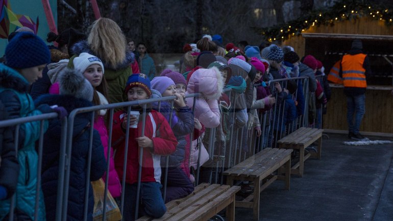 Christmas Fair from Nisporeni bustling with people