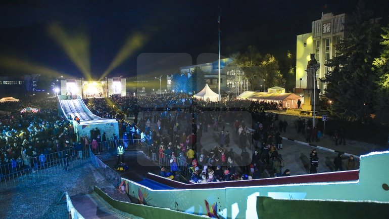 Over 10 000 people from all over Moldova gathered to attend last night's concert in Nisporeni