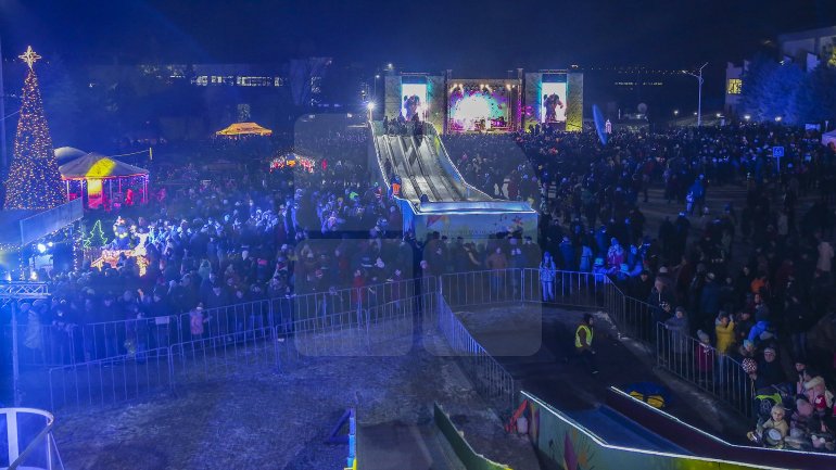 Over 10 000 people from all over Moldova gathered to attend last night's concert in Nisporeni