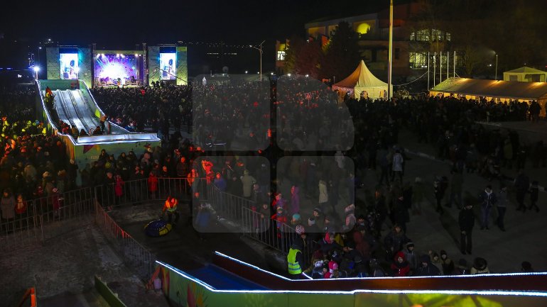 Over 10 000 people from all over Moldova gathered to attend last night's concert in Nisporeni