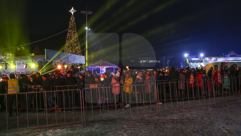 Over 10 000 people from all over Moldova gathered to attend last night's concert in Nisporeni