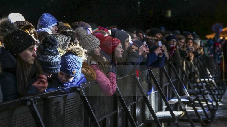 Over 10 000 people from all over Moldova gathered to attend last night's concert in Nisporeni