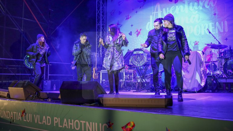 Over 10 000 people from all over Moldova gathered to attend last night's concert in Nisporeni