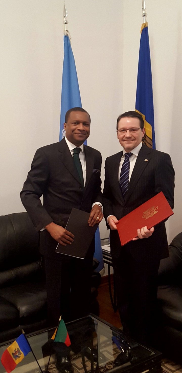 Republic of Moldova established diplomatic relations with Republic of Benin