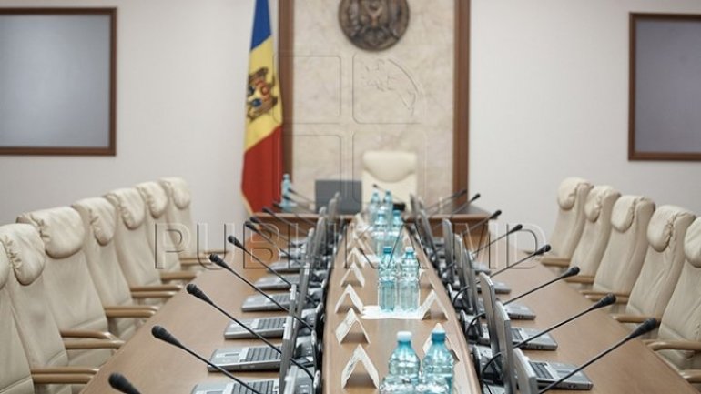 New Ministers start mandates after taking oath. Andrian Candu: Let's write new page for Moldova 