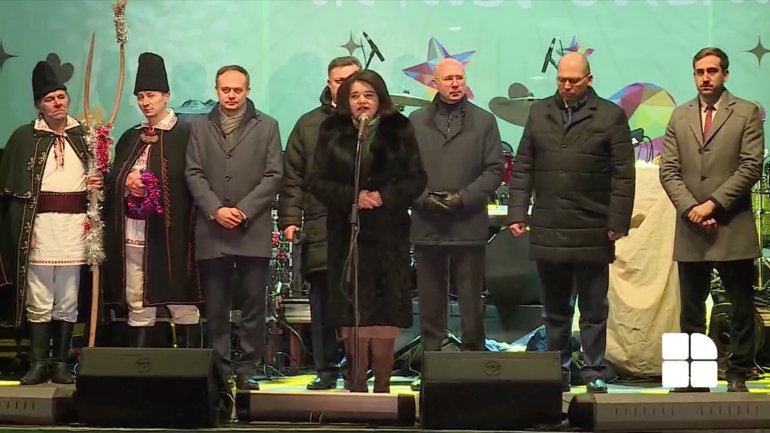 Authorities came to congratulate people with the New Year at the concert held in Nisporeni