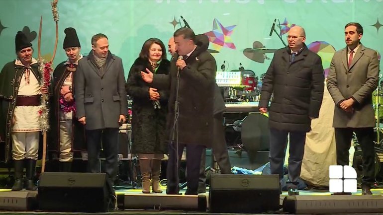 Authorities came to congratulate people with the New Year at the concert held in Nisporeni