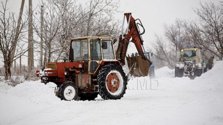 Generate revenue all year round. Entrepreneur from Chisinau uses tractors in construction and for snow clearing