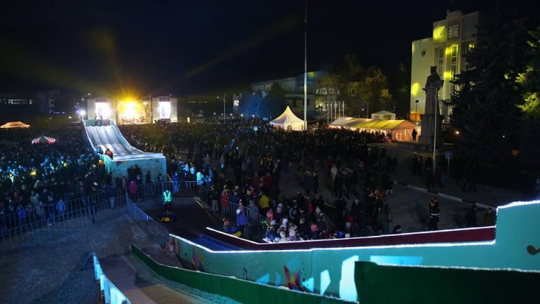 Over 10 000 people from all over Moldova gathered to attend last night's concert in Nisporeni