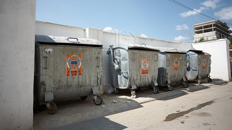 Economic agents and tenant associations from Bălți obligated by local authorities to purchase their own dumpsters