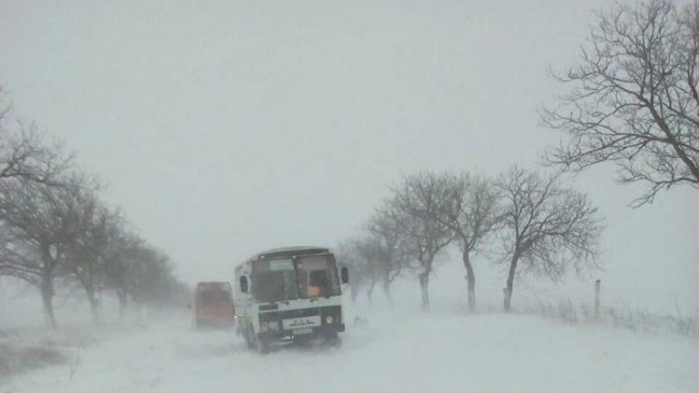 Snow blocked multiple national roads from Moldova