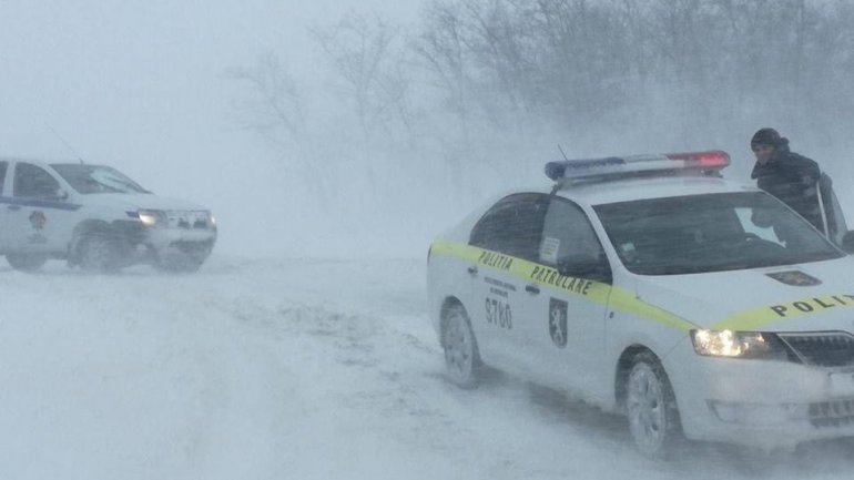 Snow blocked multiple national roads from Moldova