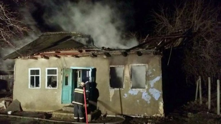 Tragedy in Straseni district. Man died after his house caught fire