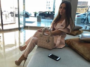 Reason of Anastasia Cecati's murder. Whose fingertips were found on the knife of the crime?