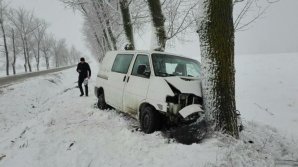 Accident on Bălți-Fălești-Sculeni highway. Four persons were transported to hospital