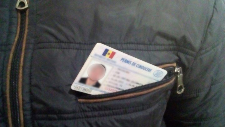 Four citizens of Moldova tried their luck to cross the borders with false documents