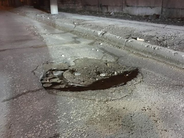 Chisinau roads are banging up citizens'cars (Photos)