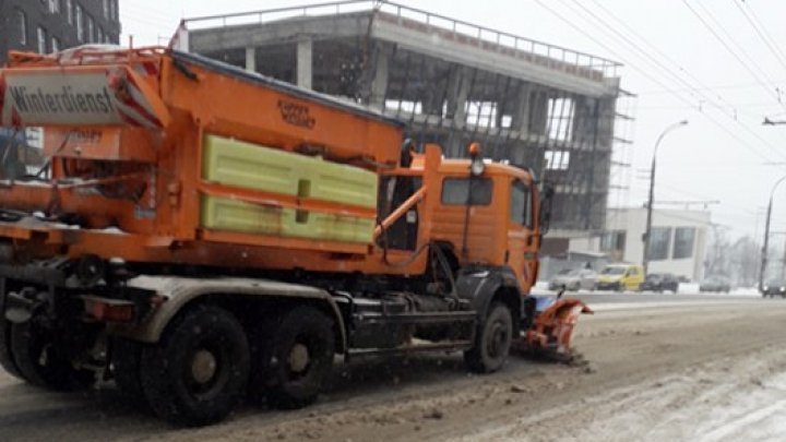 Situation in Capital. Over 400 employees dispatched for snow clearing works