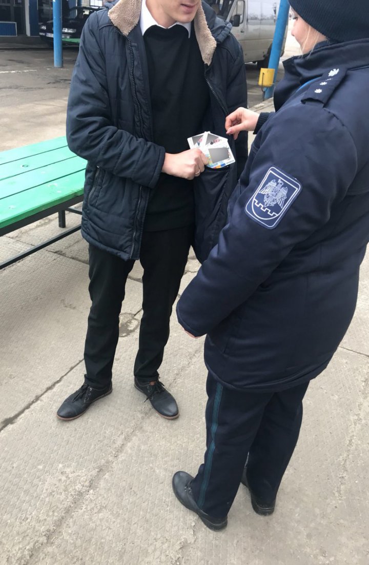 Four citizens of Moldova tried their luck to cross the borders with false documents