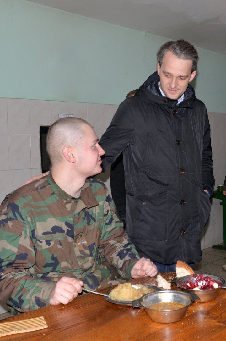 Defense Minister Eugen Sturza inspected Air Defense Artillery located in Dănceni