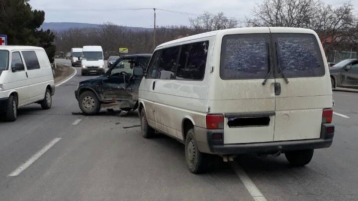 Car accident at intersection of Deleanu Street with Balcani road caused traffic congestion