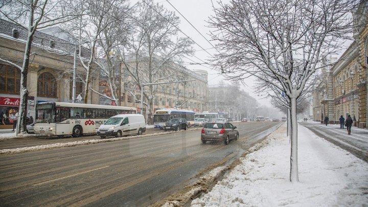 Chişinău is being cleaned up. City Hall ordered for streets to be cleaned