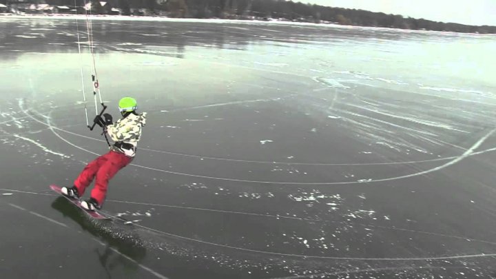 Kitesurfer decided to challenge himself on more testing waters