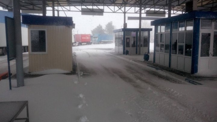 Winter causes havoc. Vulcănești Customs closed due to roads being snowed in 