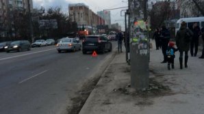 Terrible accident in Buiucani. Motorcyclist skidded from highway 