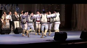 Villagers from Zaim attended a grand concert. Fluieraș ensemble, led by Ştefăneţ brothers, entertained the public