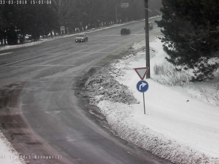 Winter is raging in Moldova. Trucks were banned from certain roads