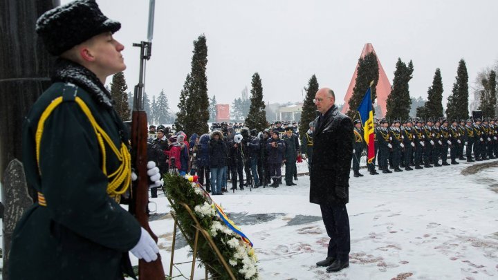 Pavel Filip participated today at rally organized to commemorate war heroes from the Transnistria War