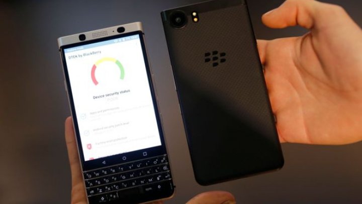 Blackberry has filed a lawsuit in the US accusing Facebook of copying features from Blackberry Messenger