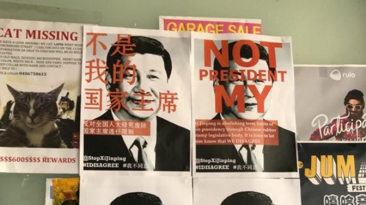 Anti - China's President posters written in Chinese and English appear Western universities