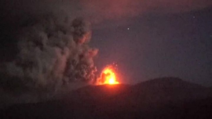 Japan warned over James Bond volcano ERUPTS 