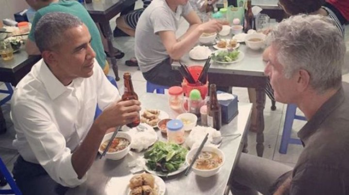 Barack Obama's $6 dinner table on official trip to Vietnam, put on display