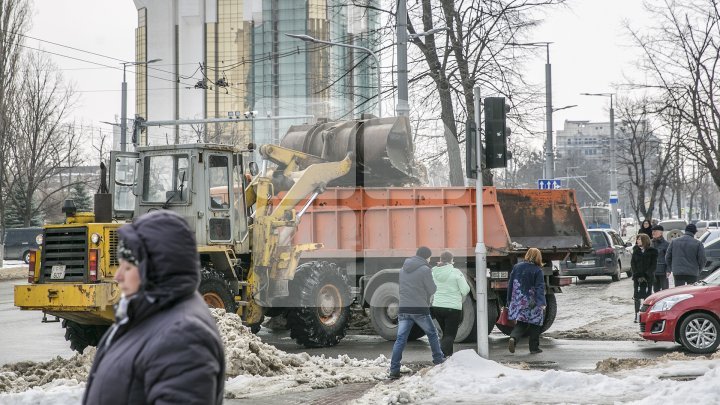 Snow removal ongoing in the Capital (Photoreport)
