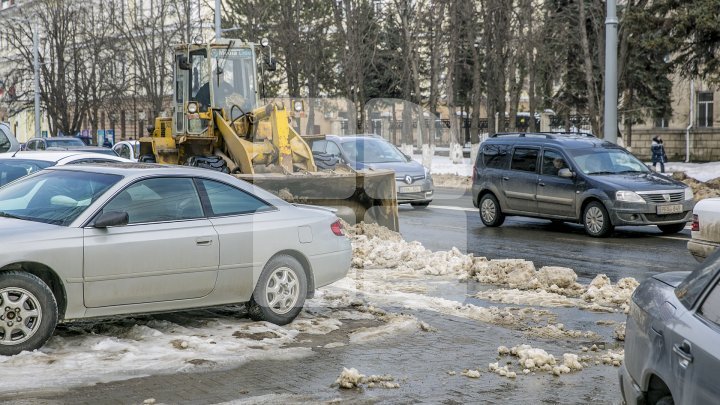 Snow removal ongoing in the Capital (Photoreport)